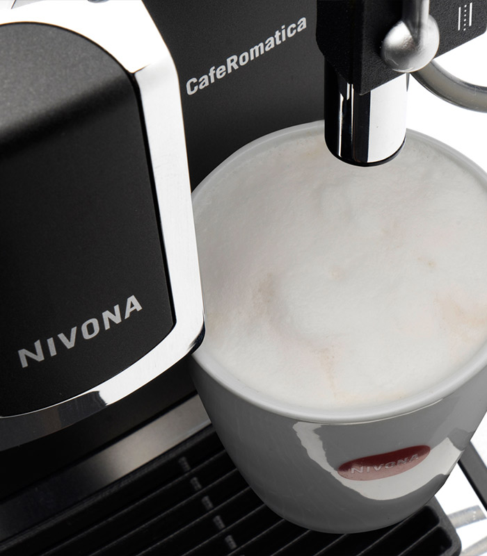 Manespresso-Nivona-660-schwarz-milkfoam