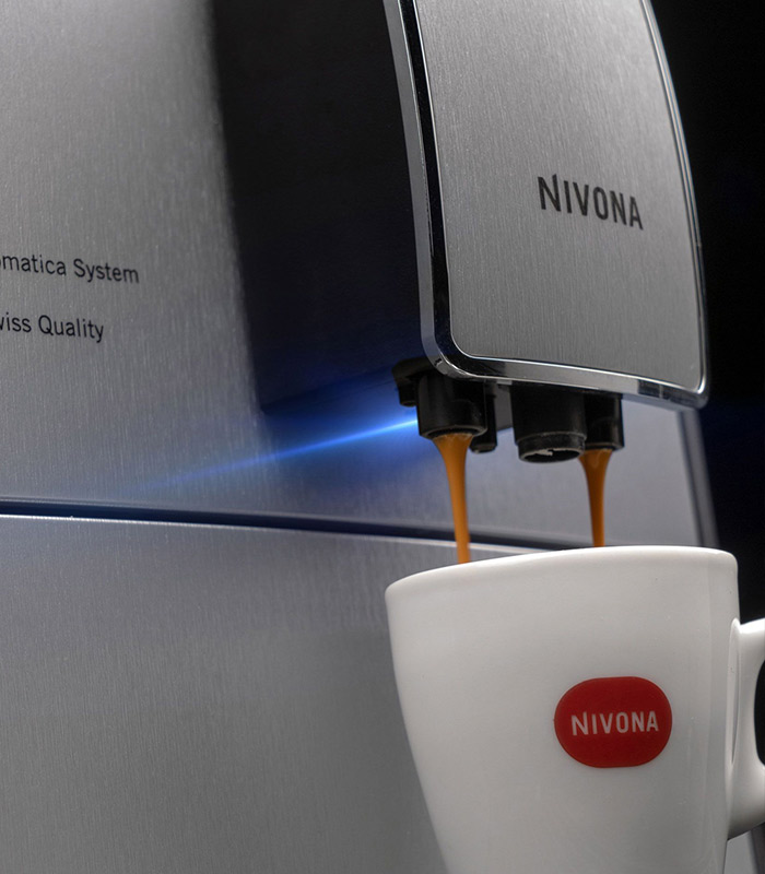Manespresso-Nivona-769-silber-chrom-detail-kaffee