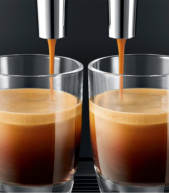 Manespresso-we8-black-auslauf